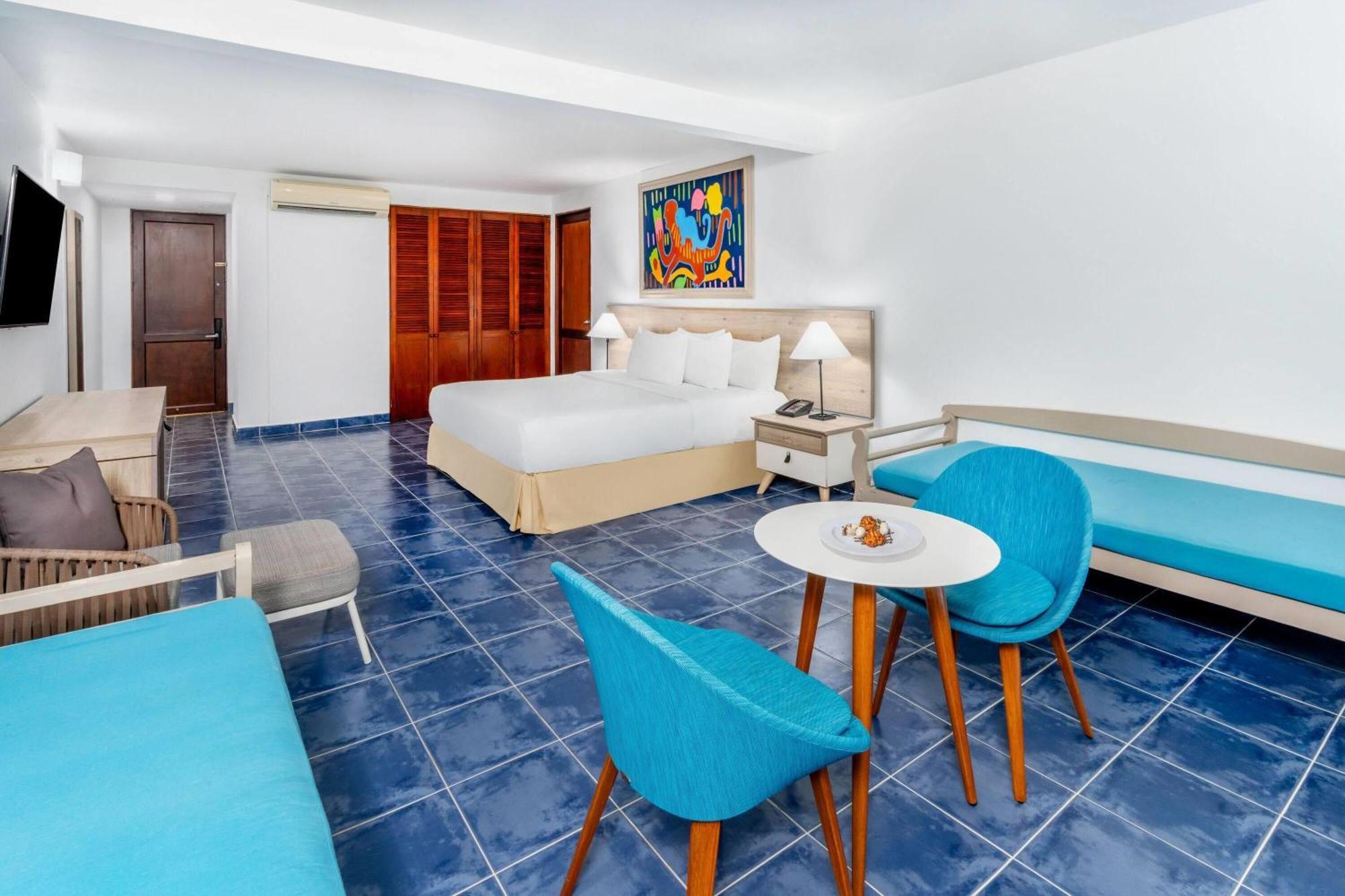 Ocean View Plus 1 King Bed